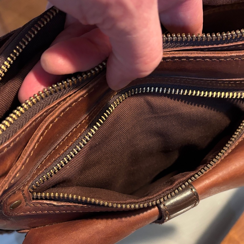 PIKOLINOS CAIMARI Rich Brown Leather Messenger Bag - Picture 15 of 16